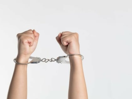 Девушка, которую задержали на посту ДПС в Благовещенске, отправится за решетку почти на 20 лет