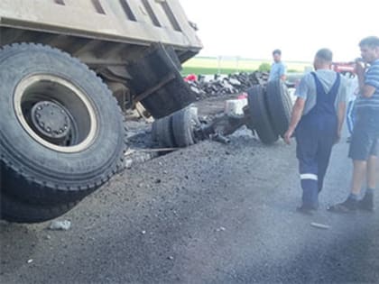 Большегруз устроил ДТП на мосту в Приамурье