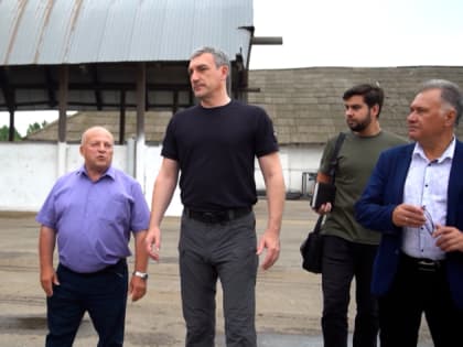 Губернатор Василий Орлов совершил рабочую поездку в Михайловский район