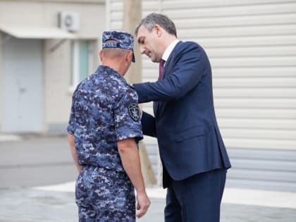 Сотрудники амурской Росгвардии, вернувшиеся из зоны СВО, получили заслуженные награды