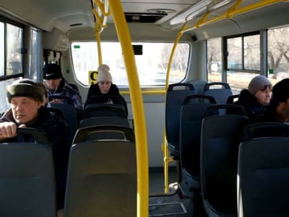 Кто виноват и что делать: почему оплатить поездку в автобусах картой у благовещенцев получается не всегда