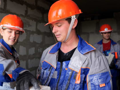 На космодроме Восточный приняли студотряд из Белоруссии