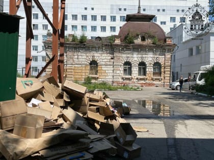 В Благовещенске краеведы пристыдили владельцев разрушающегося памятника архитектуры. Те неожиданно отреагировали (видео)