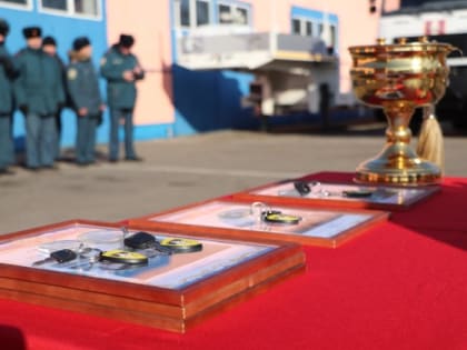 Благовещенский священник благословил спасателей и освятил новую технику