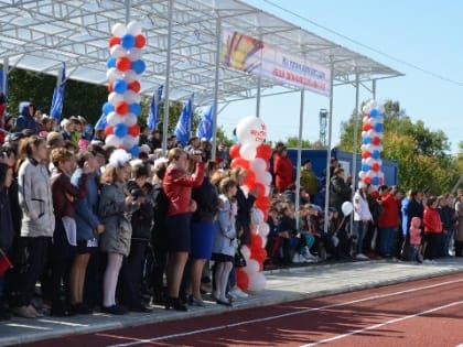 Новый физкультурно-оздоровительный комплекс открытого типа открыли в Белогорске