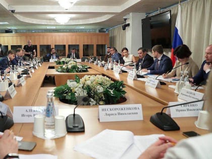 Законопроект о регулировании рекомендательных сервисов поддержал Рифат Сабитов