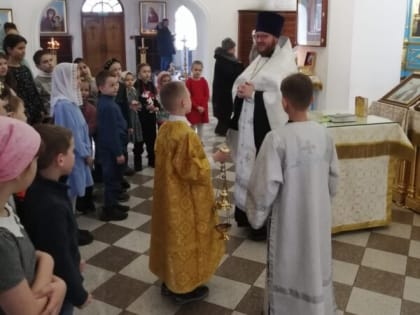 В святочные дни воспитанники Воскресной школы Благовещенского кафедрального собора собрались на благодарственный молебен