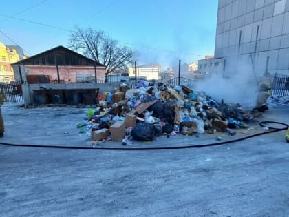 «Это подвергает опасности здоровье и жизнь работников»: с какой проблемой постоянно сталкиваются в Благовещенске при вывозе мусора