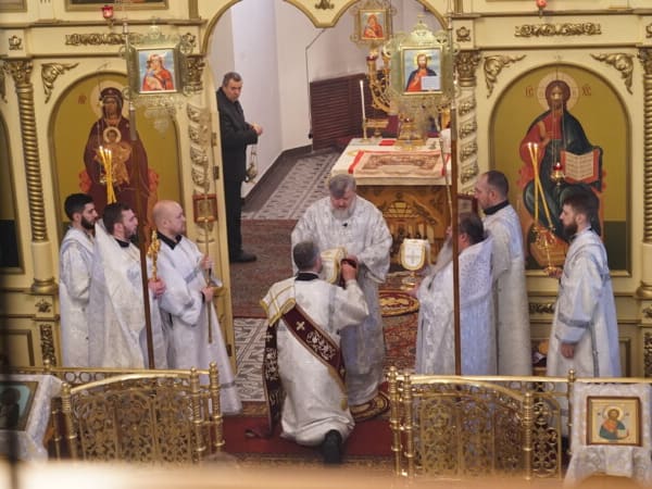 В Неделю 31-ю по Пятидесятнице, пред Богоявлением, архиепископ Лукиан возглавил Божественную литургию в Свято-Троицком кафедральном соборе города Тынды