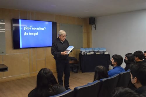 Tijuana Innovadora dona libros a estudiantes de CESUN Universidad