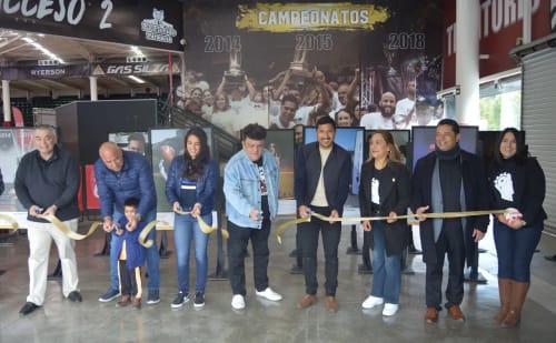 Inauguran exhibición de Paseo de la Fama 2022 en Auditorio Zonkeys