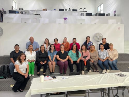 Capacitan a mujeres para cuidarse en espacios digitales