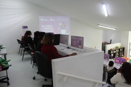 Amas de casa inician taller de empleabilidad y educación por internet