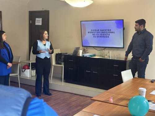 Colaboradores y voluntarios de Tijuana Innovadora reciben taller sobre manejo del estrés