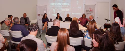 Presenta José Galicot publicación sobre vivencias empresariales en Feria del Libro