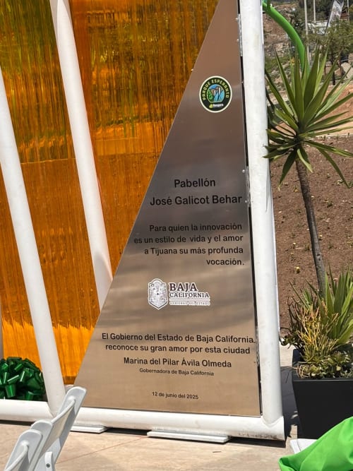 Develan pabellón en honor a fundador de Tijuana Innovadora
