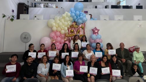 Otorgan herramientas digitales a mujeres para un futuro más próspero