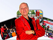 PowerMagic mit WOLFGANG der Zauberer im roten Frack