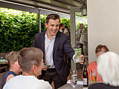 Zauberer Moritz Neumeister - Deutscher Jugendmeister - unvergessliche Zauberei für Hochzeit, Firmenevent, Geburtstagsfeier