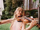 JULIA KARL | VIOLIN & VOCALS