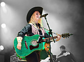 Betty Roots Countryband