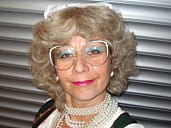 Komische Kellnerin Gerda