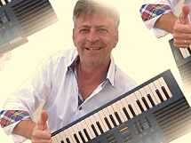 Online Konnen Sie Einen Alleinunterhalter Fur Einen Geburtstag Bei Eventzone Buchen