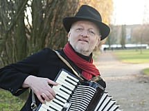 Ulli Torspecken - Piano, Gesang, Akkordeon