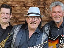 Fredys Evergreen Trio