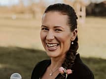 Evelyn Köhler | Bayerische Sängerin für Hochzeit, Trauer uvm. | Emotionalvoice