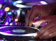 DJ
