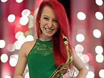 Celly Green Saxophonistin, Sängerin