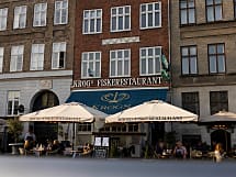 #<VenueListing:0x00007ff78c4aa070>