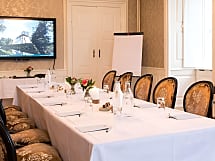 Lensbaronessens værelse med stue & grupperum