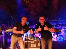 TOM & ANDY