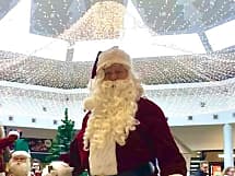 Den Glade Julemand "Happy" tilbyder også i 2025 - juleunderholdning og hjemmebesøg juleaftens dag (ml. 9.00 - 20.00 til 1600kr. (Aalborg)