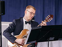 Just Strings // Jonas Spengler - Live Gitarrist