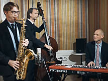 JazzoTronic Trio