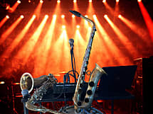 DJ + Live-Saxofon the saxcat.