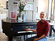 Salonpiano Artur Hermanni
