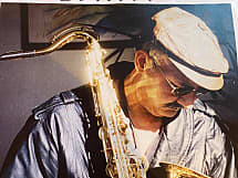 Saxstranger and key board prof.