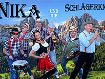 Nika Und Die Schlägerknaben