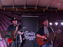 Jonis&Mogge