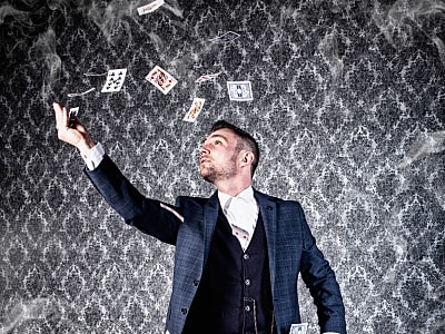 Louis von Eckstein Zauberkünstler , Mentalist & Buchator *Preisgekrönt * Charmant * Unglaublich*