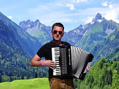 Andreas Gabalier DOUBLE Dennis