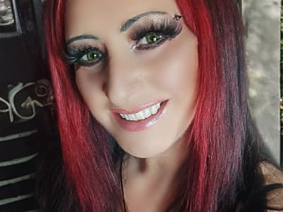 A Dina Kelly Experience