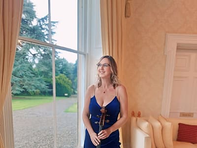 Rebecca Rose Cellist