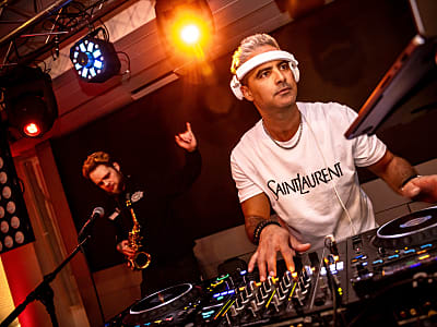 DJ Robin Lo