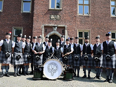 White Hackle Pipes and Drums