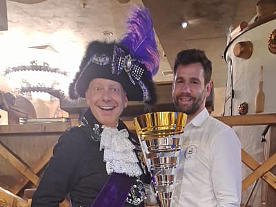 ERIC VOSS - Zauberer & Comedy Entertainer